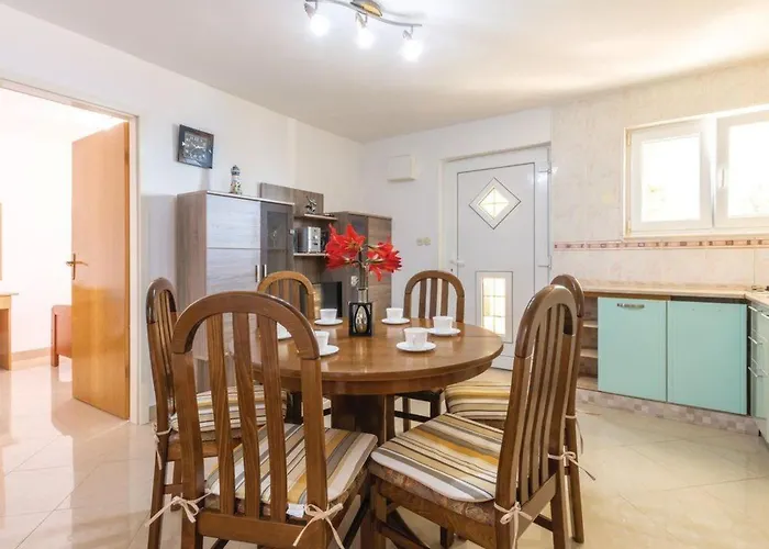 Stephany By Interhome