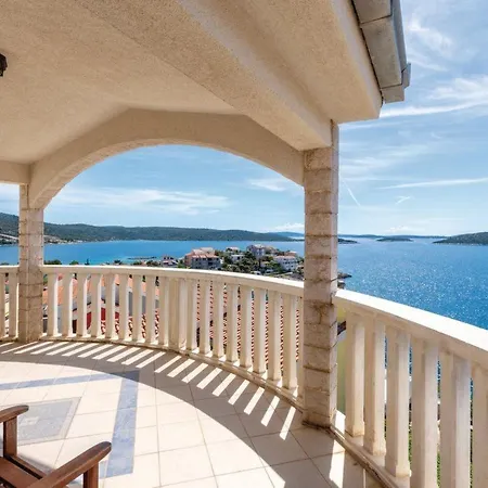 Stephany By Interhome