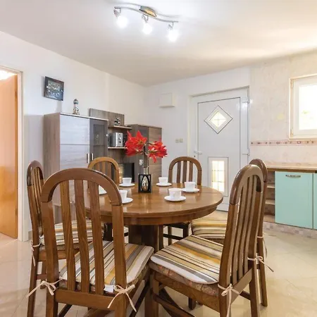 Stephany By Interhome