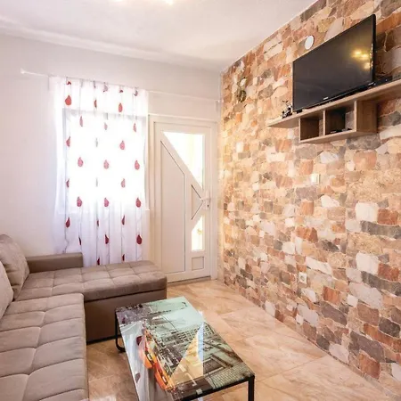 Stephany By Interhome Tatil Evi Zaglavice