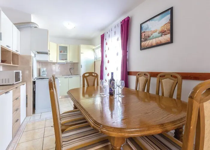 Stephany By Interhome